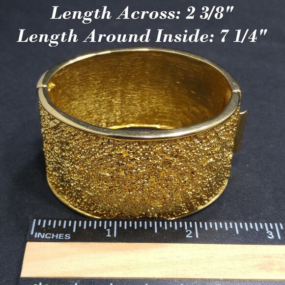 Vintage Wide Textured Gold Cuff Bracelet, Hinged Clasp, 1980s - Picture 8 of 10
